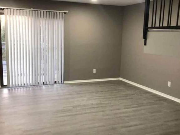 3rd image of 220 Angler Dr #10