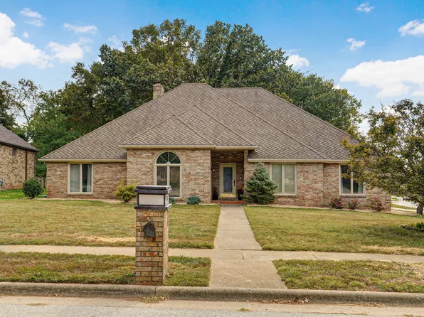 2000 E Lakewood Street, Springfield, MO 65804
