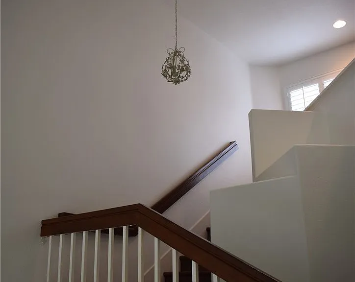 717 S Glenhurst Dr — Photo 29