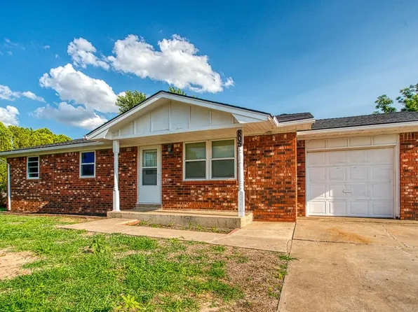 805 W F St, Okeene, OK 73763