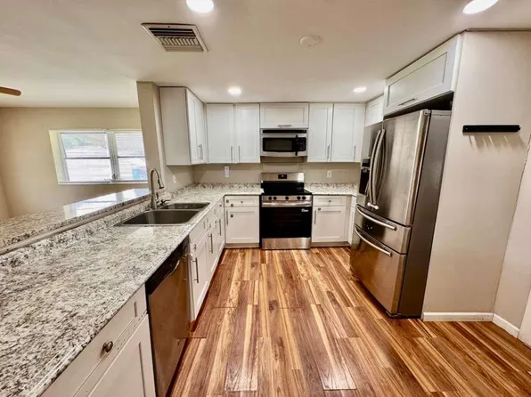 609 NW 7th Ct, Boynton Beach, FL 33426