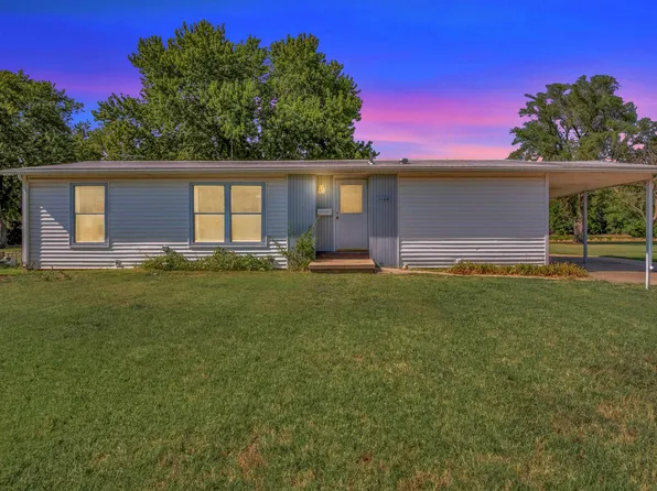 1108 E 9th St, Newton, KS 67114