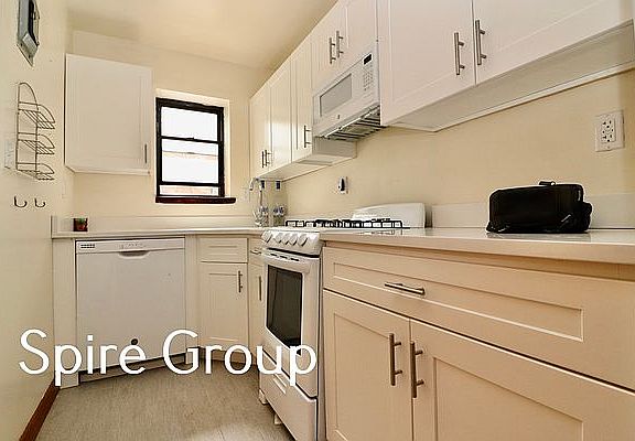 5th image of 336 W 77th St APT 3