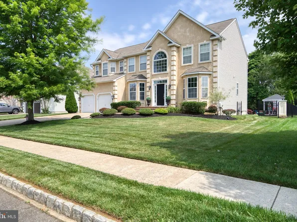 1916 Steeplechase Dr, Williamstown, NJ 08094