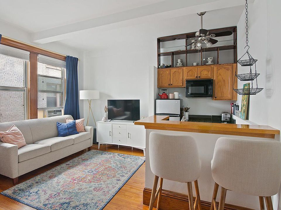 1st image of 170 W 74th St APT 1012