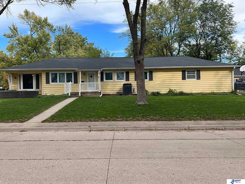 1200 Carlyle St Beatrice NE 68310 Zillow