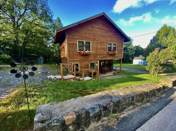 64 McKinley St, Lake Placid, NY 12946