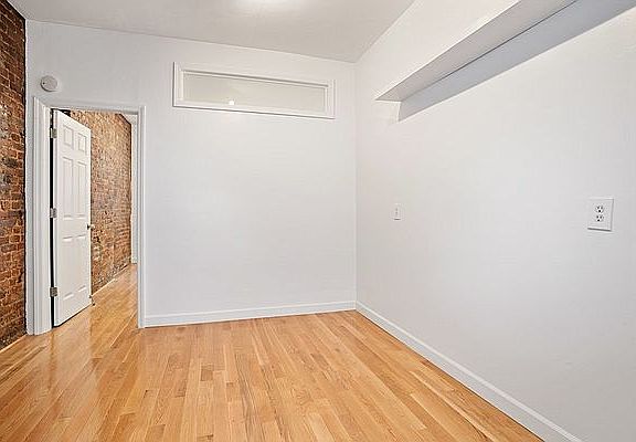 3rd image of 626 E 9th St APT 1FW