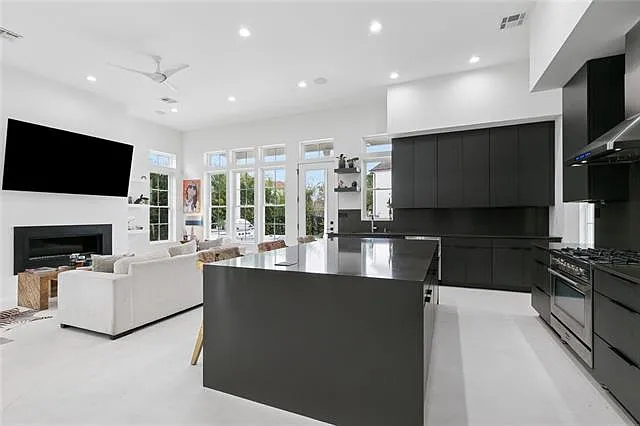 75 Palmetto — Photo 4