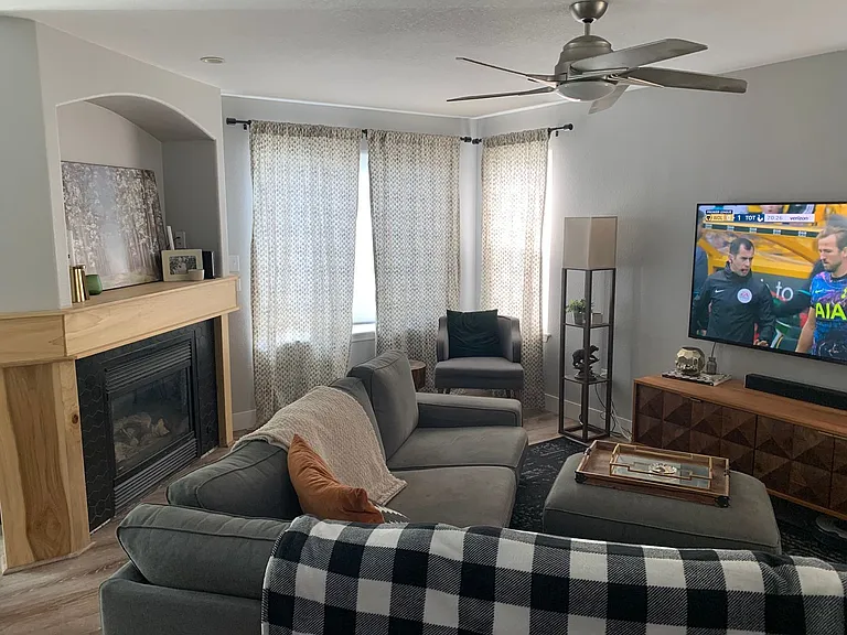 445 Conrad Dr — Photo 6
