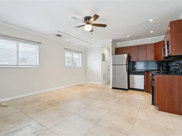 1878 NE 46th St #C8, Fort Lauderdale, FL 33334