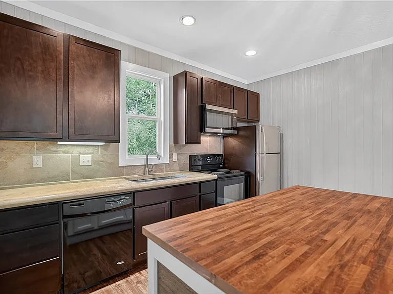 5428 Raymond Stotzer Pkwy — Photo 12