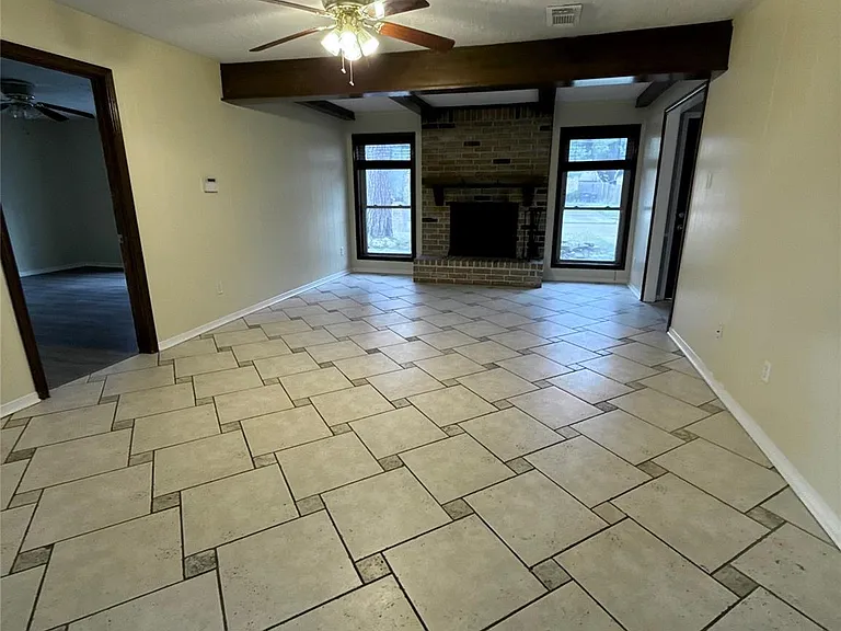 17719 Windy Point Dr — Photo 6