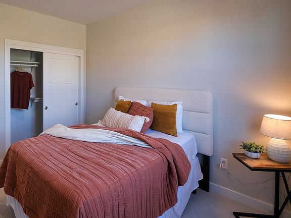 5th image of 2 Willow Pointe Dr #2