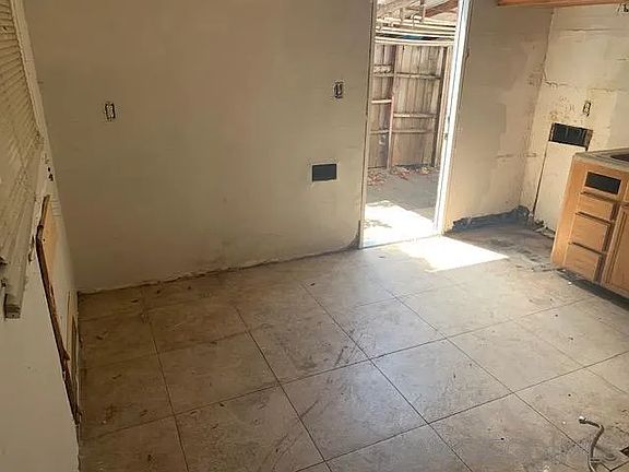 4th image of 4408-4410 Clairemont Mesa Blvd