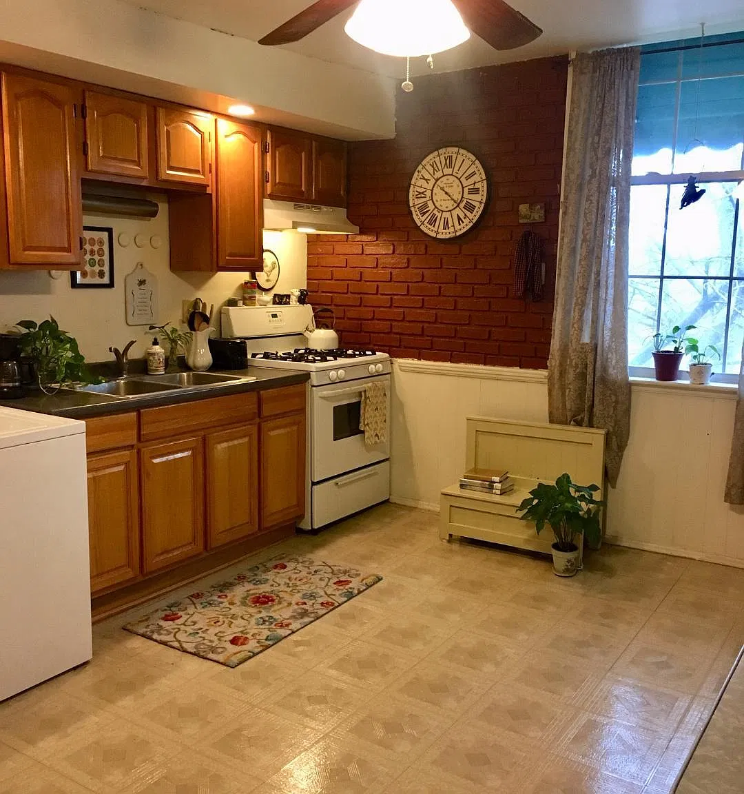 1 bed, 800 sqft, $1,150 — Photo 1