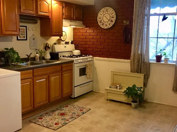 139 N Market Ave #3, Mount Joy, PA 17552