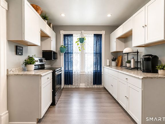 4th image of 208 Clark Street