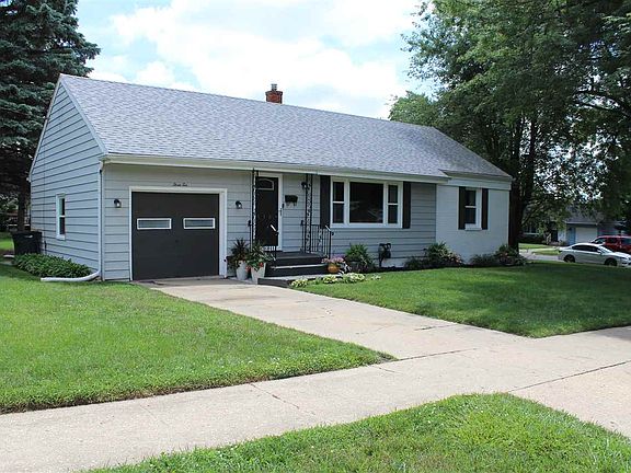 3rd image of 310 Hunter Ave