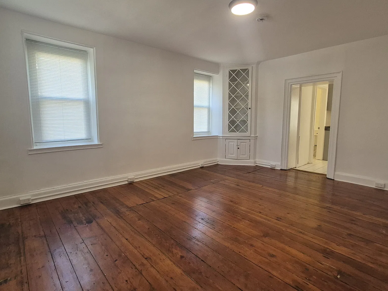 1 bed, 1000 sqft, $1,200 — Photo 2