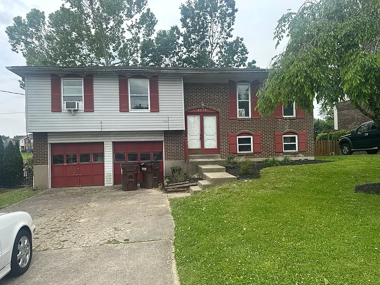 1577 Hazelgrove Dr — Photo 1