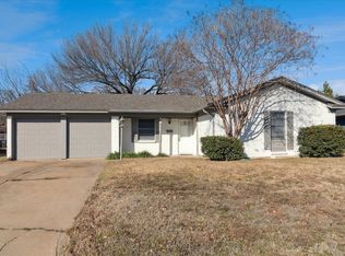 852 W Redbud Dr, Hurst, TX 76053
