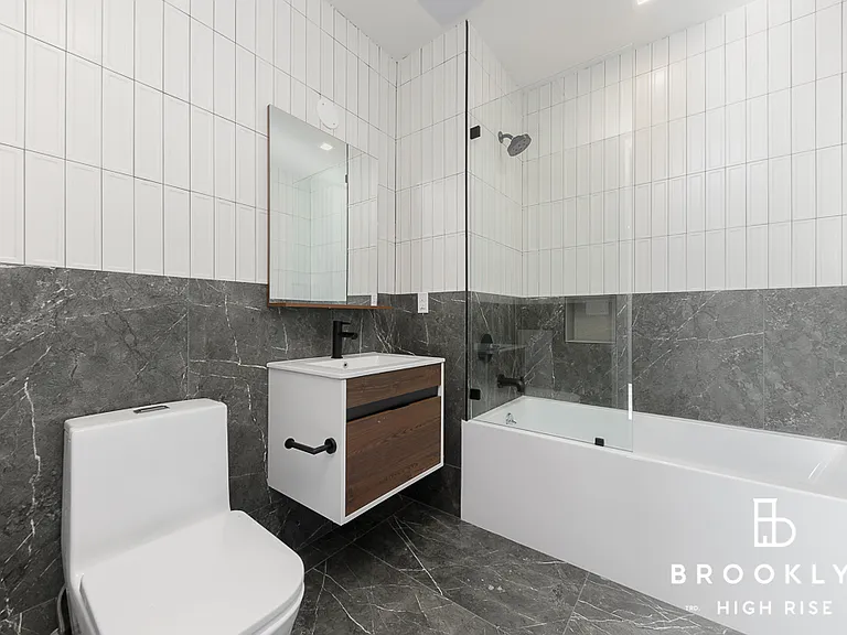 1010 Rogers Ave #4E — Photo 7