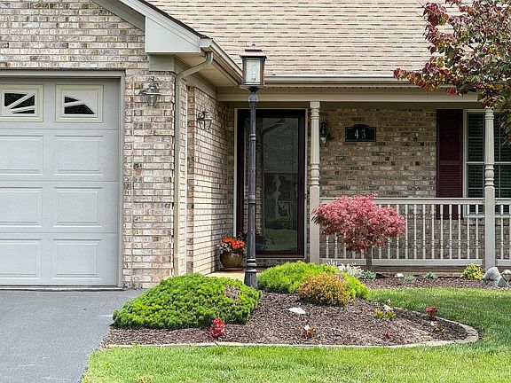 2nd image of 43 Lynn Cir