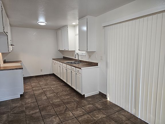 3rd image of 1824 Chambord Dr