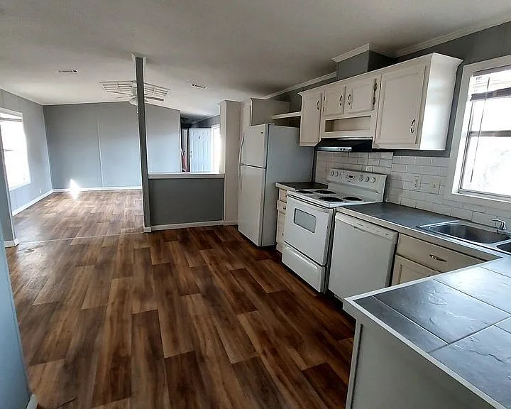 1122 W Verdine St #27 — Photo 4
