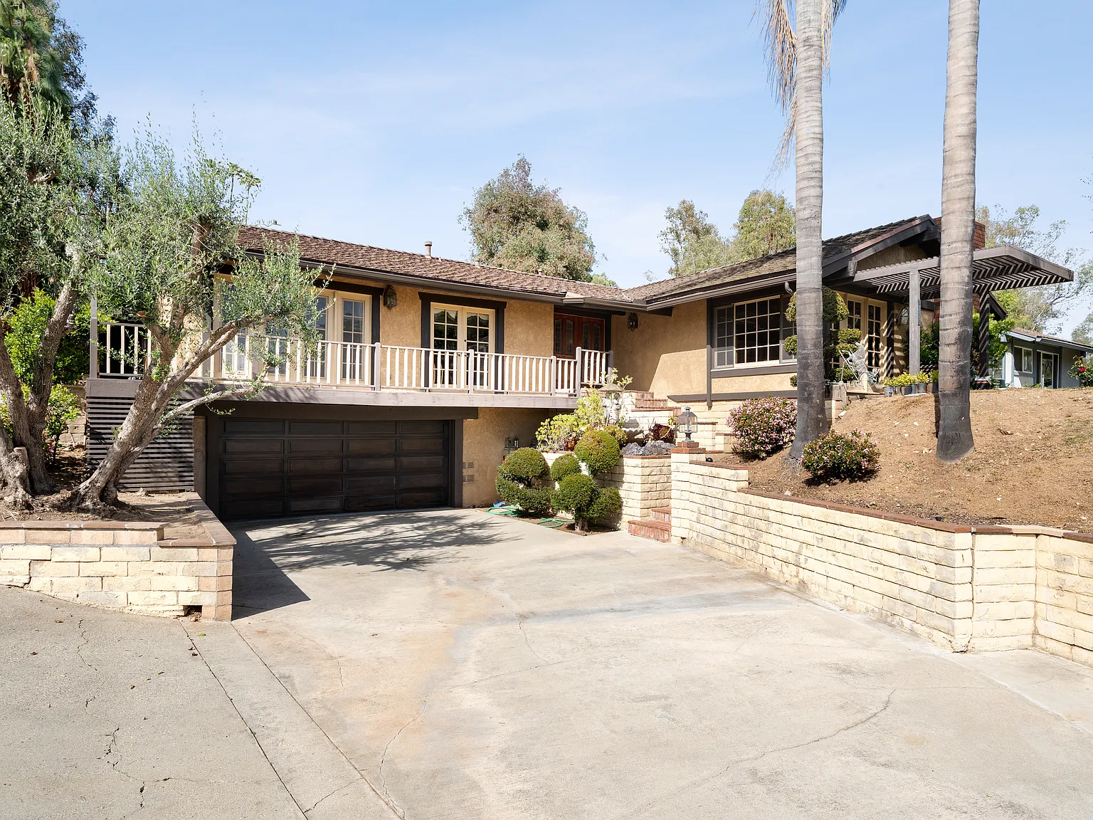 1557 E Puente St — Photo 2