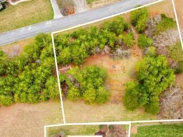 165 Glen Mar Dr, Lenoir City, TN 37772