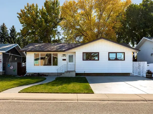 1414 25th Ave N, Lethbridge, AB T1H 4N7
