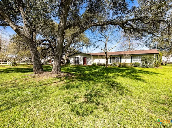 2272 Us Highway 90a W, Hallettsville, TX 77964