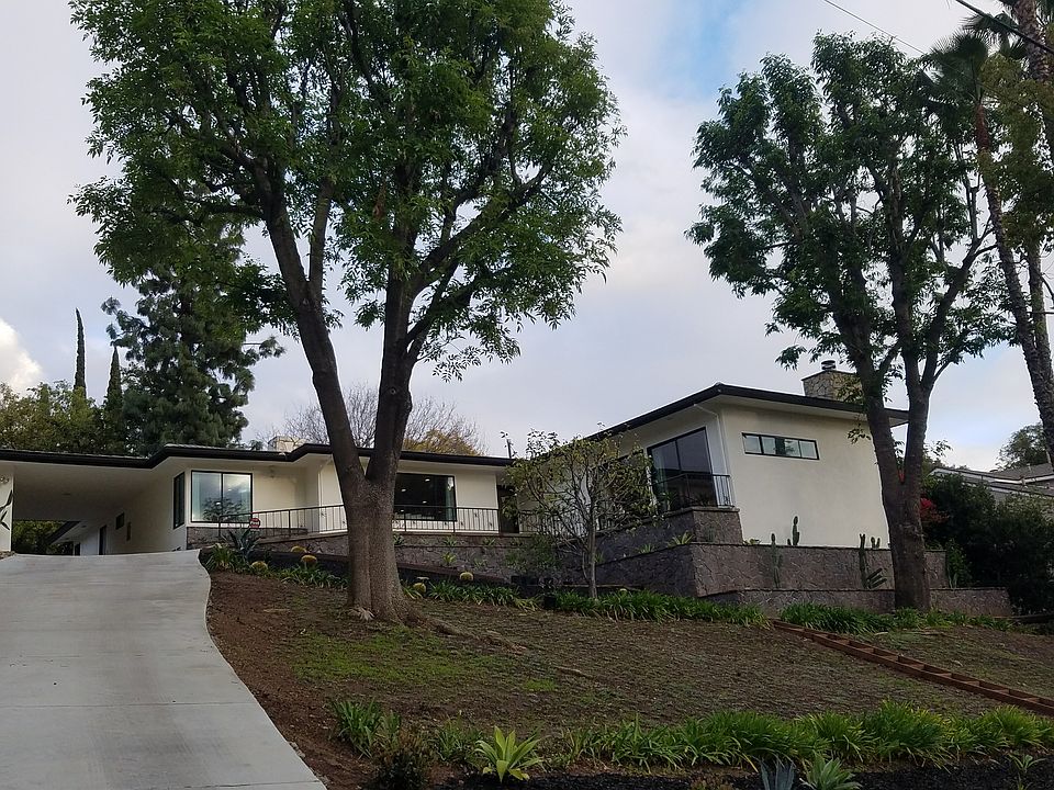 1st image of 1520 S Oak Knoll Ave