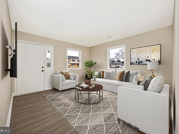 4th image of 351 Yorkshire Dr