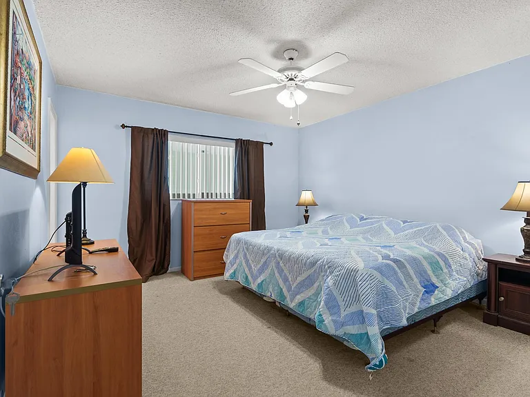 2100 NE 38th St #243 — Photo 20