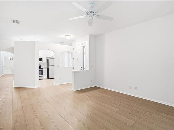 4th image of 7550 Meadow Lakes DR #4701