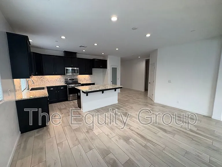 1336 W Porter Ct — Photo 30