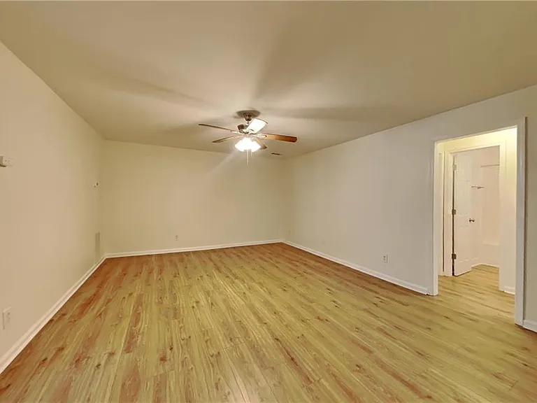 530 Alcovy Springs Dr — Photo 3