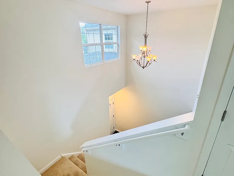 61 Melrose Ct — Photo 20