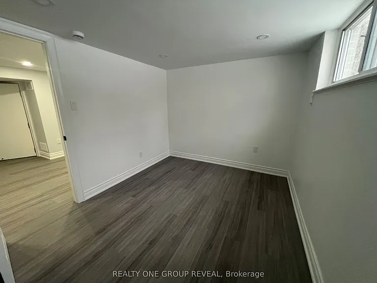 75 Regatta Cres #BASEMENT — Photo 14