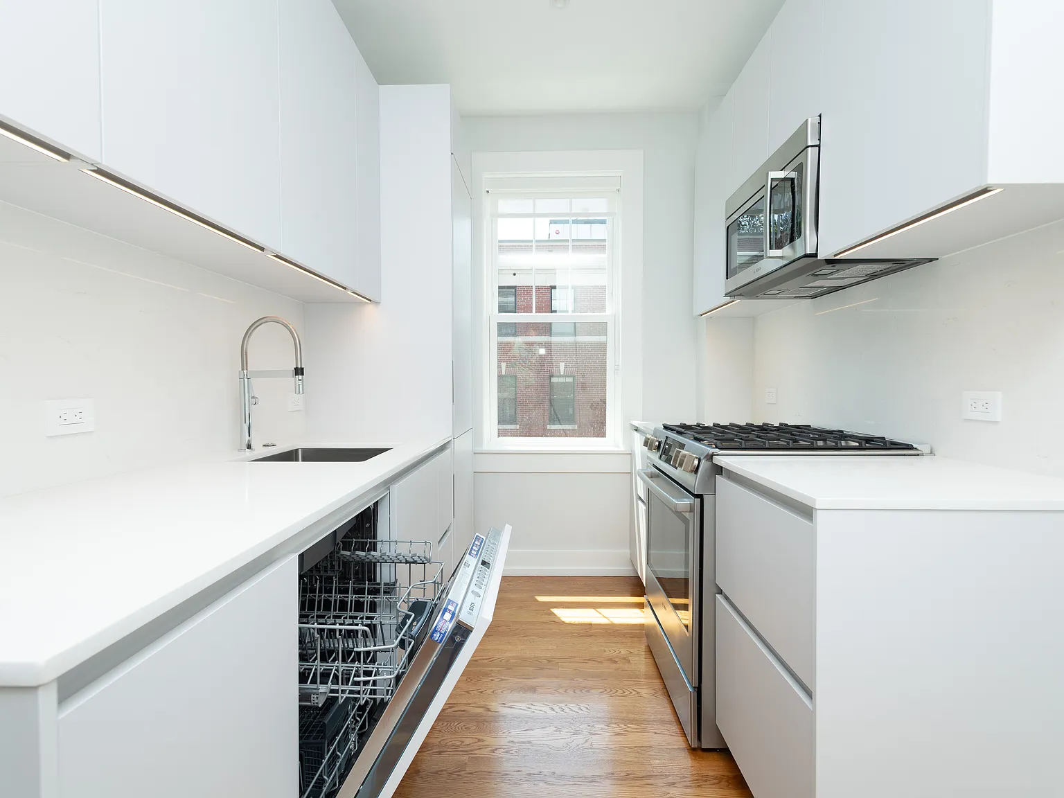 1 bed, 535 sqft, $3,250 — Photo 2