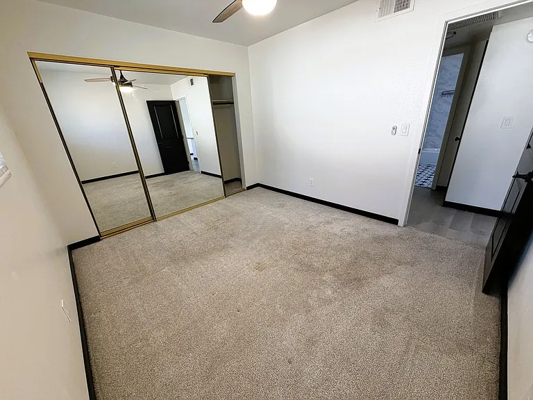 328 Linn Ln — Photo 10