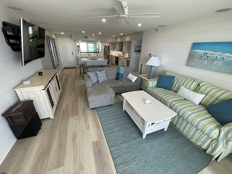 1703 Beach Ter #4N — Photo 9