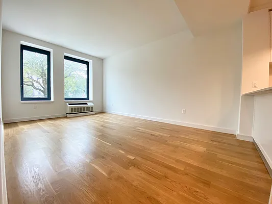 Rented by Zjama Realty Corp | media 6