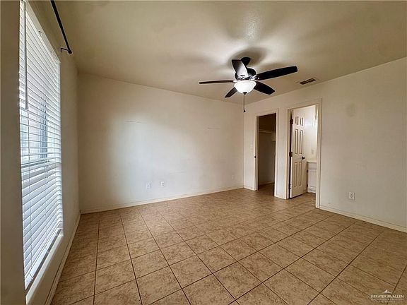 4th image of 601 Amber Dr