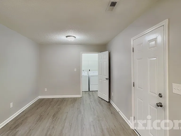 7112 Windsong Way — Photo 3