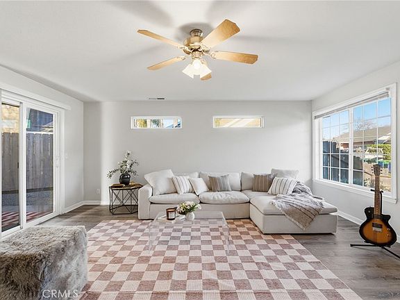 5th image of 370 Yarrow Dr