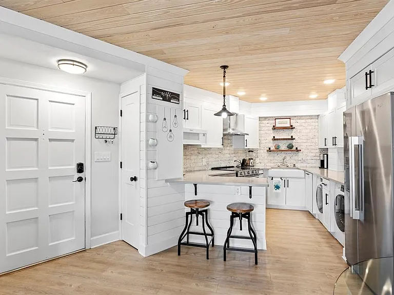 1200 N Shore Dr NE #313 — Photo 10